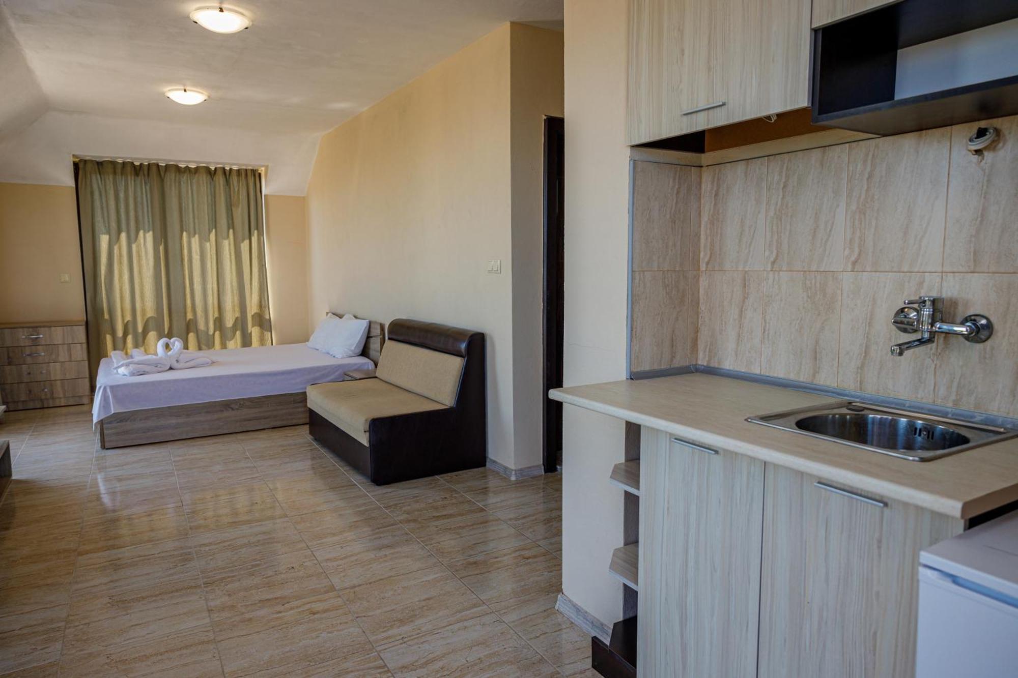 Family Hotel Silitur Ahtopol Esterno foto